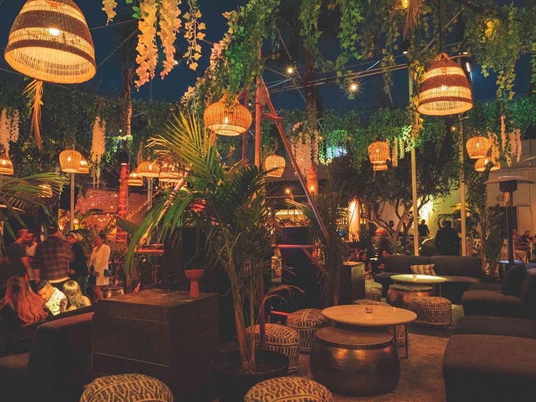 La Mesa Restaurant & Lounge
