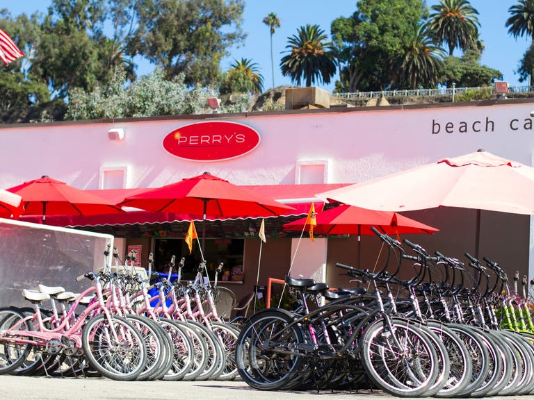 Perry's Cafe & Beach Rentals