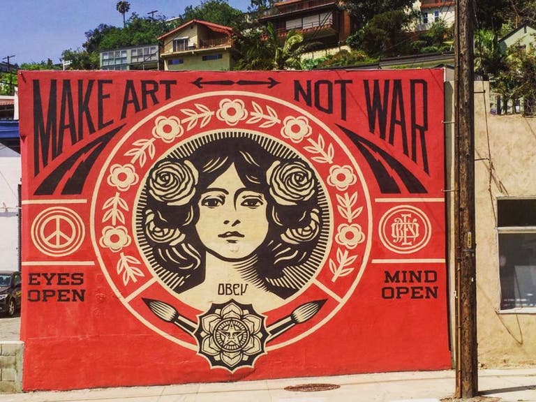 "Make Art, Not War" by Shepard Fairey | Photo: @mswenson, Instagram