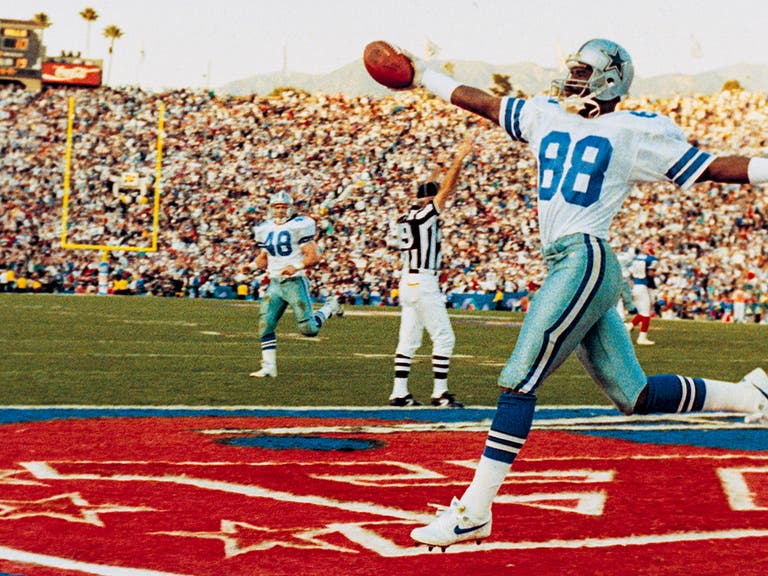 Michael Irvin scores a touchdown in Super Bowl XXVII at Rose Bowl Stadium