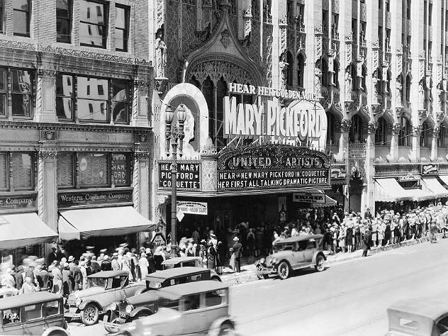 Crowds line up for Mary Pickford’s first talkie, “Coquette” at the United Artists Theatre | Photo courtesy of Ace Hotel Downtown Los Angeles, Facebook